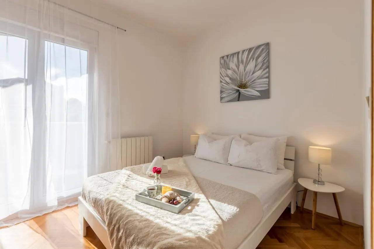Nona Apartment Split