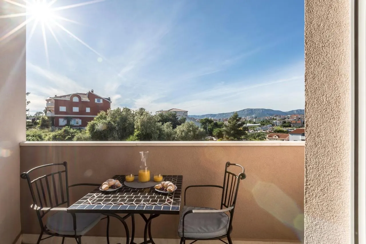 Nona Apartment Split