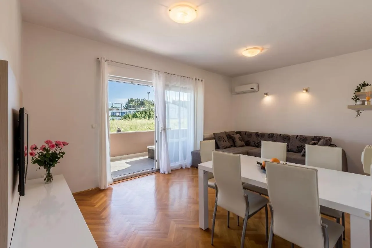Nona Apartment Split
