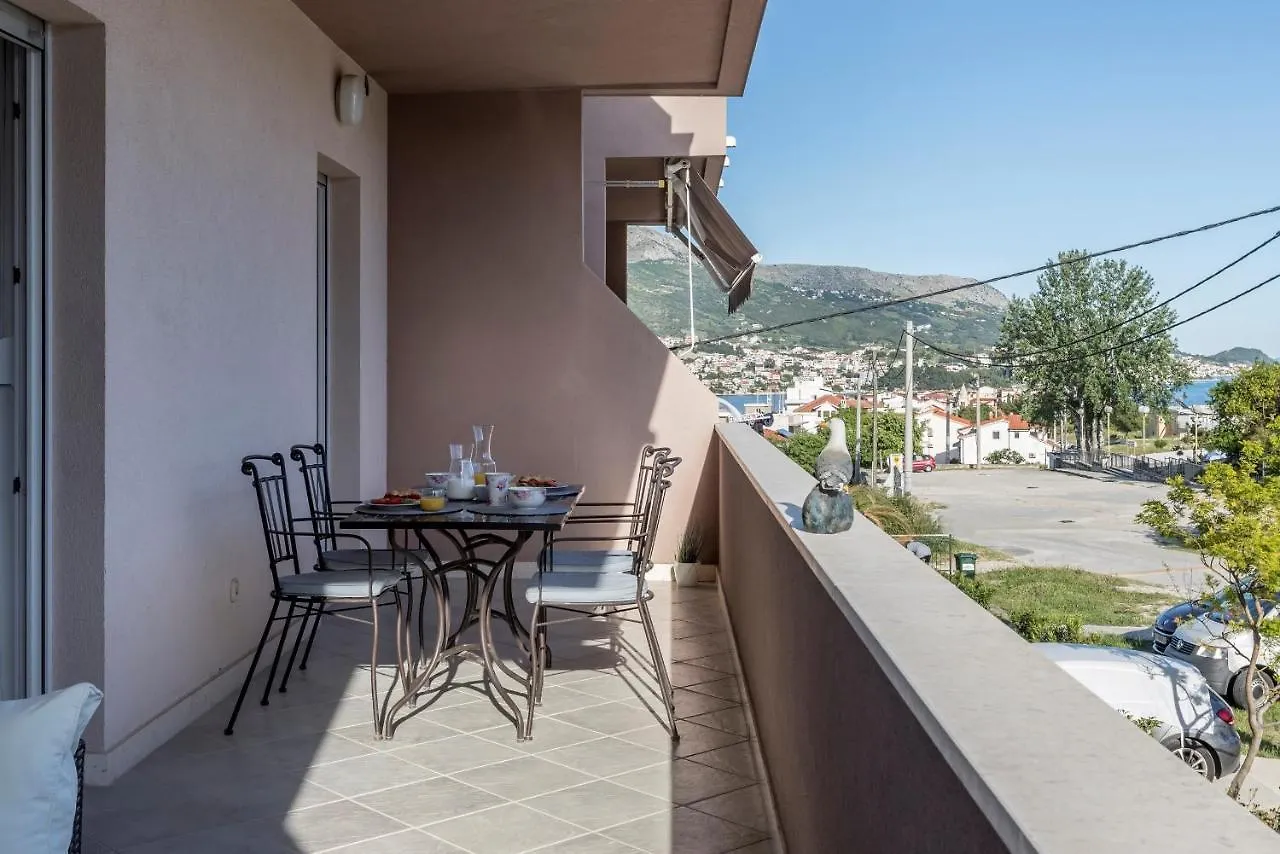 Nona Apartment Split