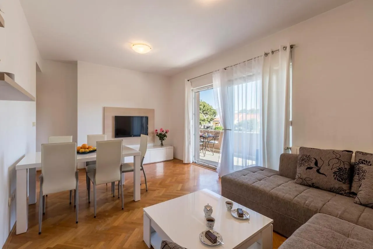 Nona Apartment Split