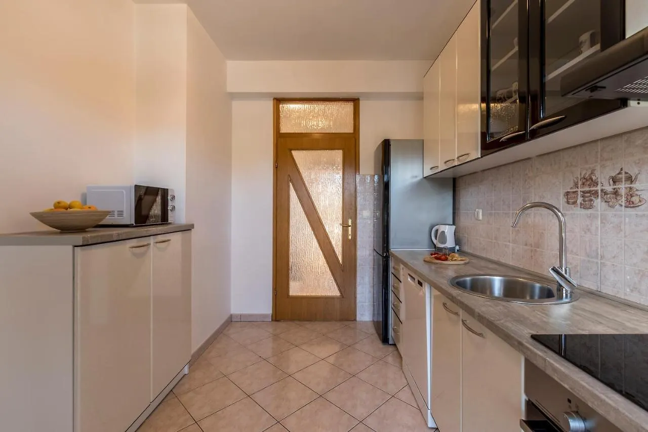 Nona Apartment Split